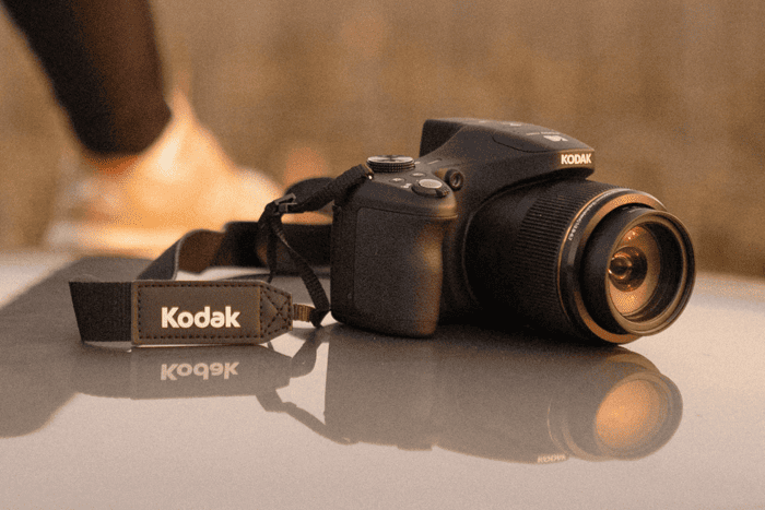 Kodak PIXPRO AZ653 có khả năng quay video Full HD 1920 * 1080 ở 30 fps và chế độ 640 * 360 ở 120 fps