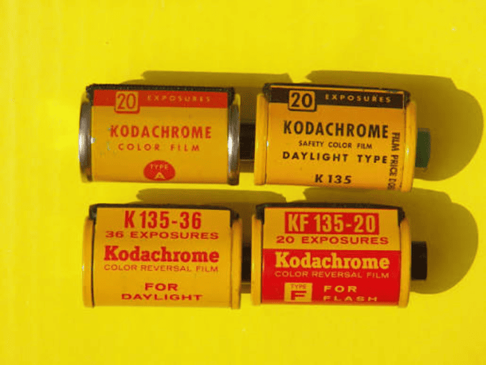 Năm 1935, Kodachrome được giới thiệu và nhanh chóng trở thành một trong những loại phim màu nổi tiếng nhất trong lịch sử