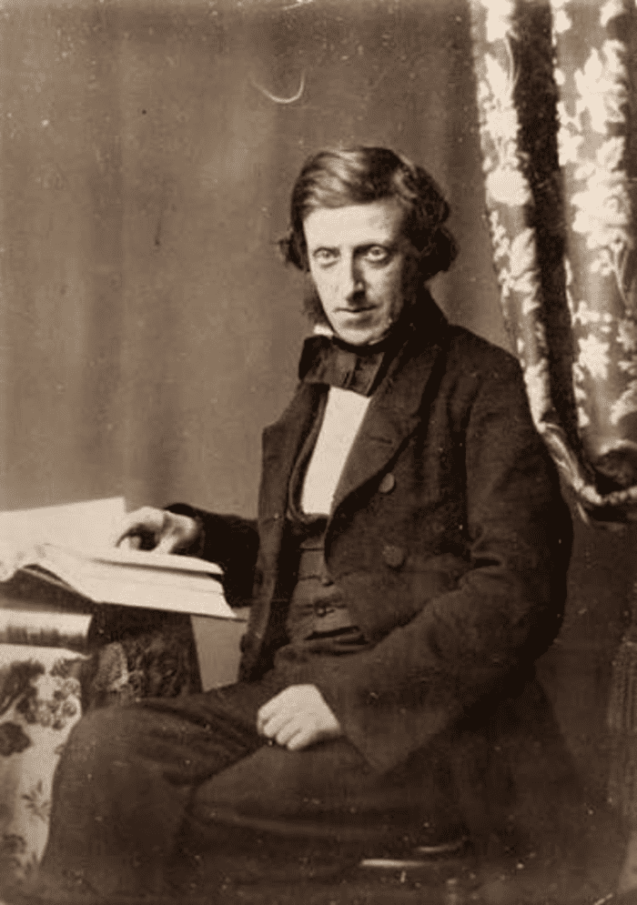 Đến năm 1851, Frederick Scott Archer giới thiệu quy trình Wet Plate Collodion