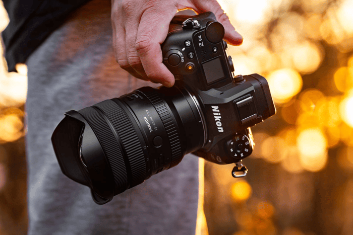 Tamron 12-20mm F/2.8 được hoàn thiện với ngôn ngữ thiết kế Toned Profile Next mới của hãng