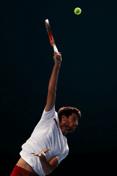 ©Yong Teck Lim/Getty Images Fabrizio Ornago giao bóng.