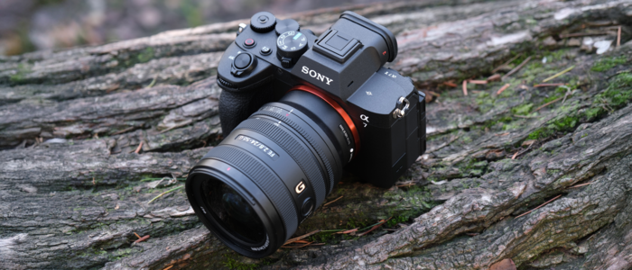 Sony A7 V được sử dụng cùng adapter XLR-A4 thông qua Multi Interface Shoe