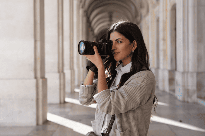 Sony Alpha A7 V được trang bị bộ xử lý Bionz XR2 tích hợp trí tuệ nhân tạo AI nhằm nâng cao khả năng nhận diện và lấy nét chủ thể