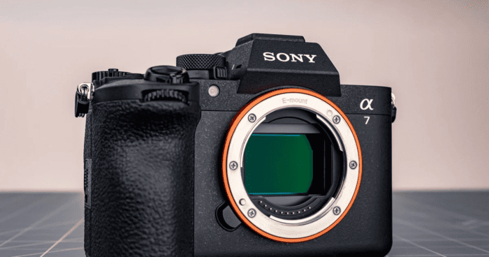 Sony Alpha A7 V mang đến những nâng cấp đáng chú ý về khả năng quay video khi hỗ trợ ghi hình 4K 60fps