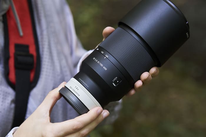 So với nhiều lựa chọn 100-400mm trên thị trường, sản phẩm của Sony ưu tiên sự cơ động và dễ mang theo