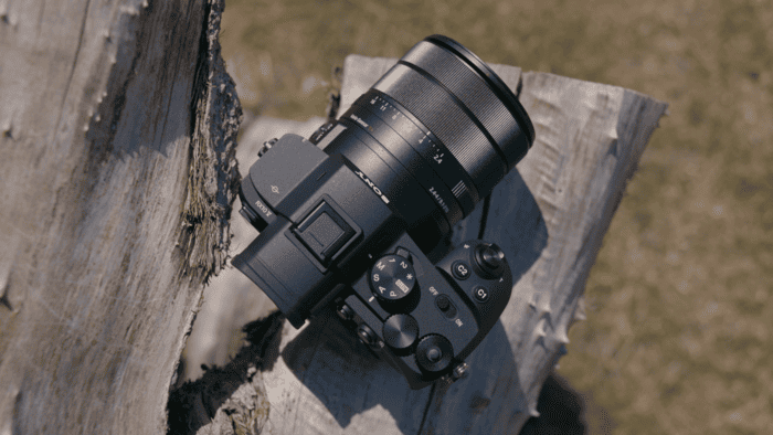 RX10 V đã được nâng cấp lên nhiều tùy chọn quay hiện đại hơn, bao gồm 4K 120p, màu 10-bit, H.265