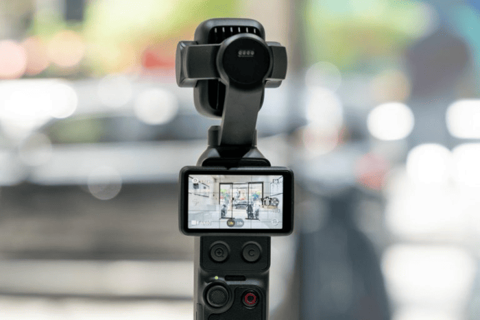 Với kích thước 159.5 * 63.3 * 33.5 mm và trọng lượng 230 Gram, DJI Osmo Pocket 4P hướng mạnh đến tính cơ động