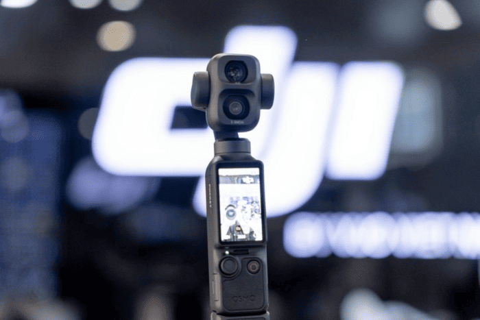DJI Osmo Pocket 4P sử dụng hệ thống chống rung cơ học 3 trục để duy trì sự ổn định cho camera trong quá trình ghi hình