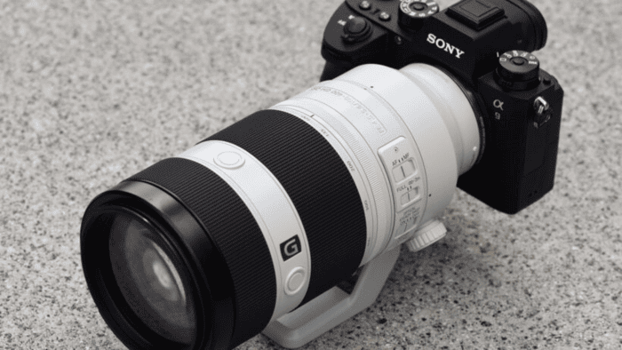 Sony FE 100-400mm F/4.5-5.6 GM OSS được xây dựng với hệ thống quang học gồm 22 thấu kính chia thành 16 nhóm