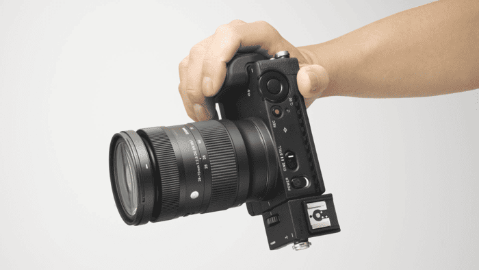 Sigma 28-70mm F/2.8 DG DN sở hữu dải tiêu cự từ 28mm đến 70mm và khẩu độ F/2.8