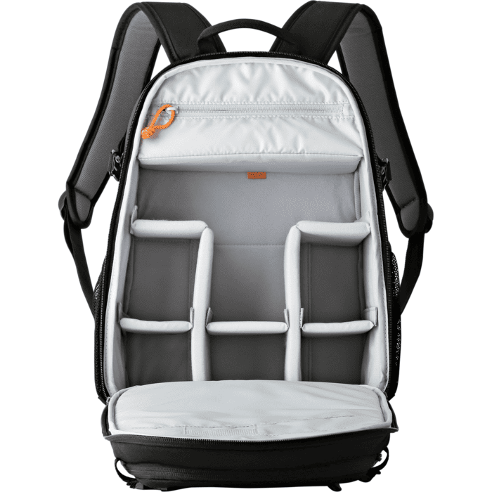 Ngăn chính của Lowepro BP 150 được thiết kế với hệ thống vách ngăn có thể điều chỉnh bằng khóa dán
