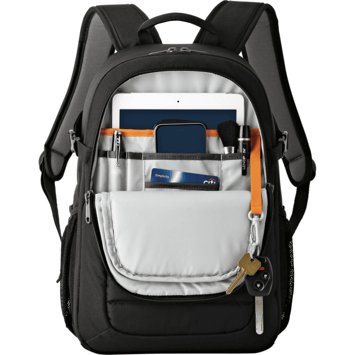 Lowepro BP 150 cung cấp thêm nhiều không gian để chứa các vật dụng cá nhân và phụ kiện nhỏ