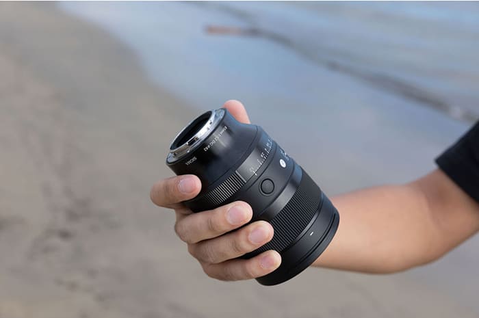 Cấu trúc quang học 17 thấu kính trong 12 nhóm của Sigma AF 85mm F/1.2 DG Art được tối ưu nhằm hạn chế hiện tượng focus breathing