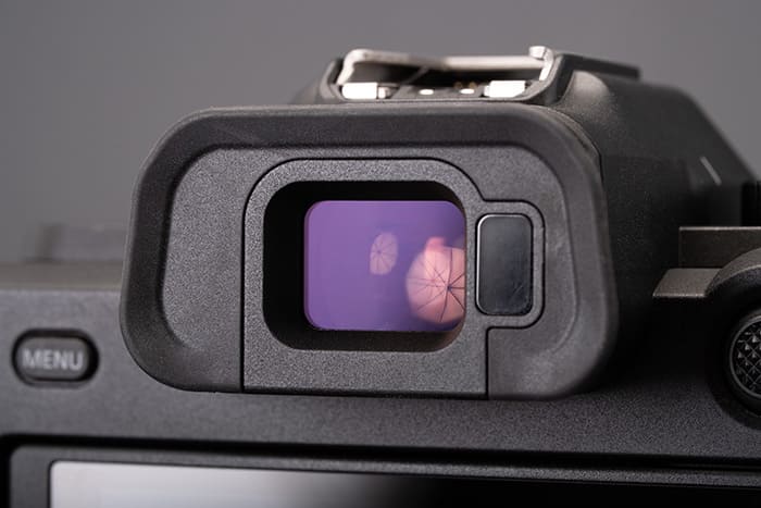 Canon EOS R8 II được phát triển theo định hướng hybrid với khả năng quay UHD 4K lên đến 60p sử dụng dữ liệu oversampling từ 6K