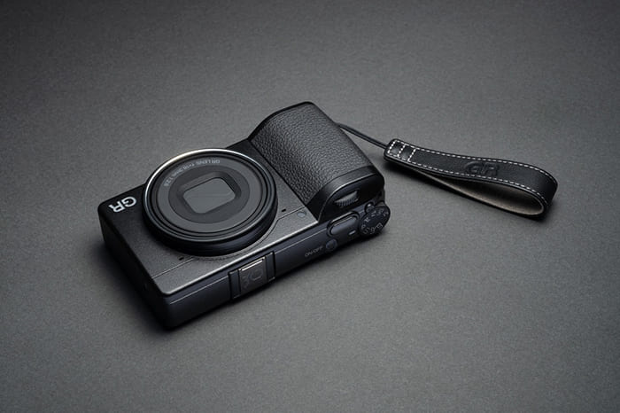Nhân dịp kỷ niệm 30 năm dòng máy GR, Ricoh giới thiệu RICOH GR IV 30th Anniversary Edition Kit – Phiên bản đặc biệt được sản xuất giới hạn chỉ 6.000 bộ trên toàn thế giới