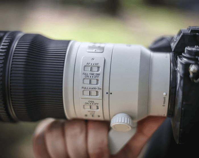 Sony FE 400mm F/4.5 GM OSS được xây dựng theo hướng cân bằng giữa khả năng tiếp cận chủ thể ở khoảng cách xa và sự linh hoạt khi mang theo