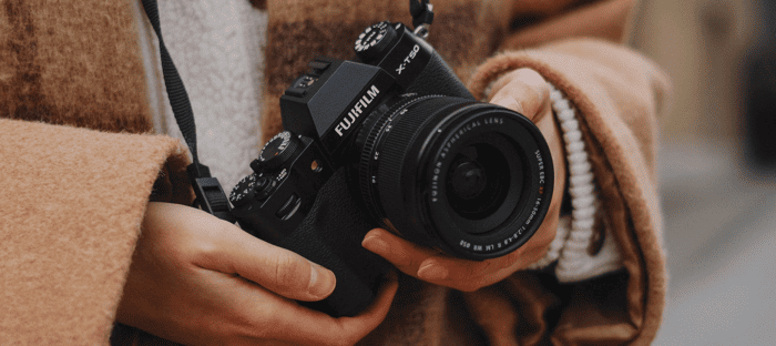 Thiết kế là một trong những điểm dễ nhận thấy nhất trên Fujifilm X-T50