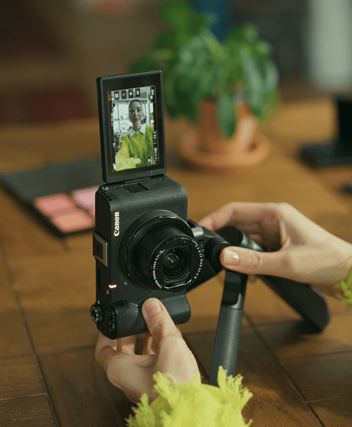 Canon Tripod Grip HG-200TBR hỗ trợ người dùng linh hoạt điều chỉnh khung hình trong quá trình livestream