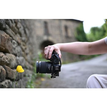 Nikon-DX-MC-35mm-F1-7-6