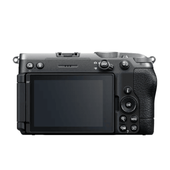 nikon-z5-iic-bac-kit-24-105mm-1