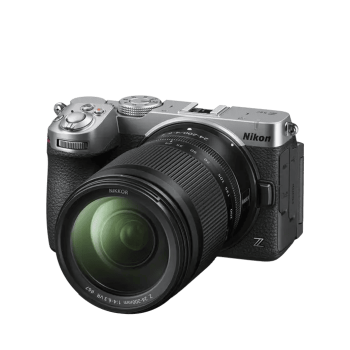 nikon-z5-iic-bac-kit-24-200mm-2